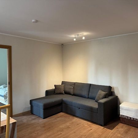 Dikol Two-Room Apartment-Self Check-In & Free Parking Near City Center Tallinn Exterior photo