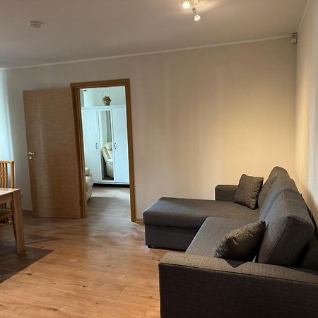 Dikol Two-Room Apartment-Self Check-In & Free Parking Near City Center Tallinn Exterior photo